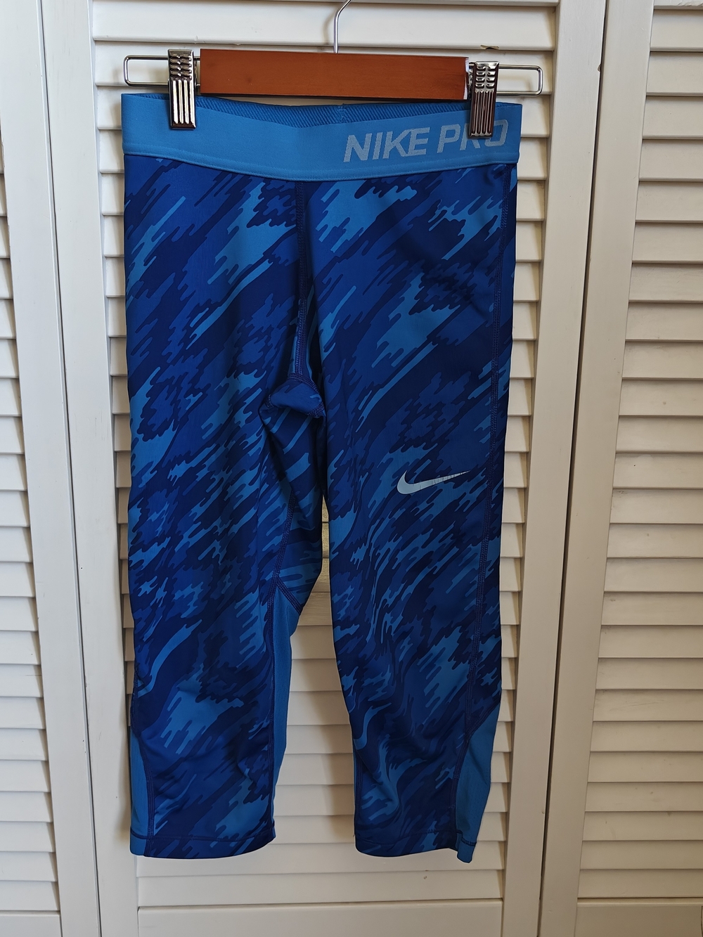 Nike Pro Training Capri Leggings With Blue Camo-style Pattern Youth Girls Size M